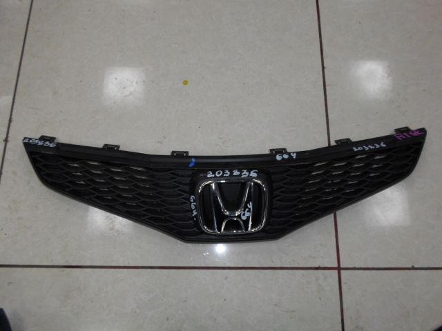 Решетка радиатора хонда фит ге. Решетка радиатора хонда фит. Решетка радиатора хонда фит gp5. Решетка радиатора honda fit 2016. Молдинг для решетки радиатора хонда фит.